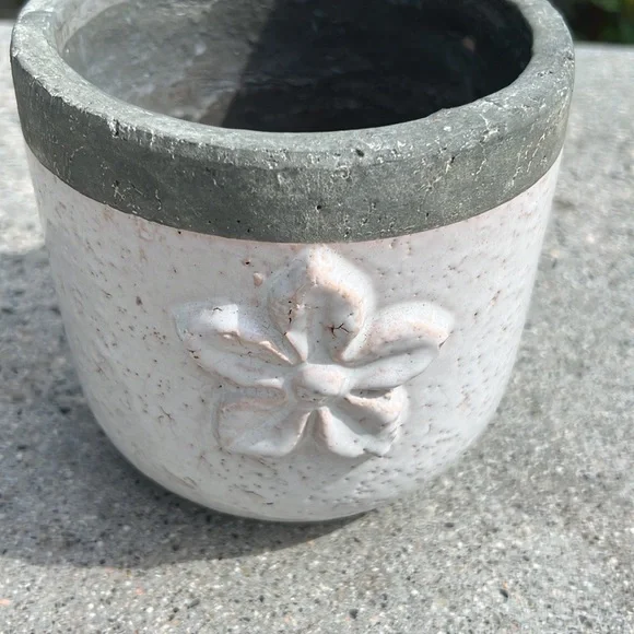 🌸 Ceramic pot for plants 🪴 - Picture 2 of 3